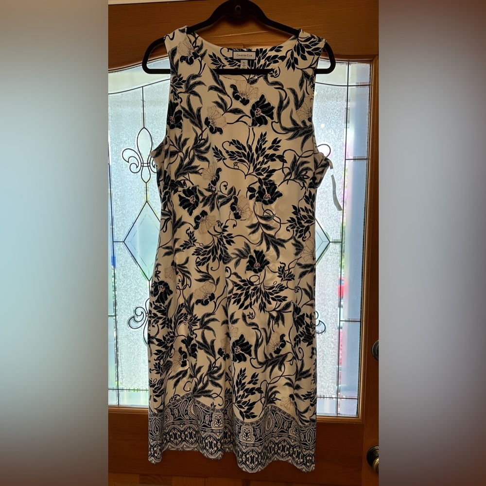 Adorable ‘bandage’ dress. Navy and white. Perfect for office to evening. XL